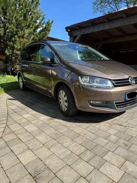 Gebraucht VW Sharan 140 PS (102 kW) 2012 Braun Van / Kleinbus