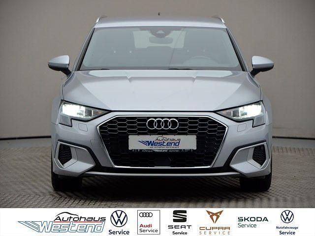 Gebraucht Audi A3 Advanced Plus 150 PS (110 kW) 2022 Florettsilber Limousine