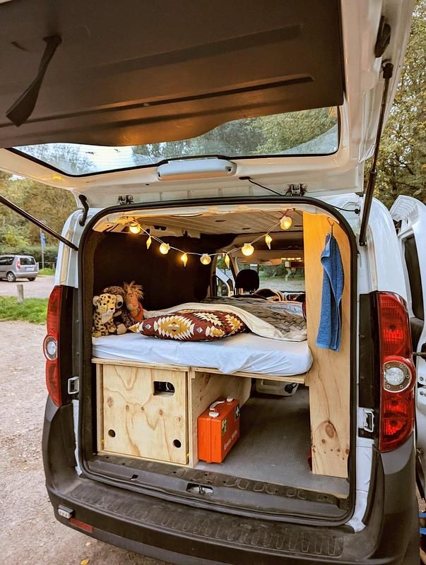 Weiß Gebraucht 2014 VW Caddy Van / Kleinbus | 8.900 € - Bild 1/4