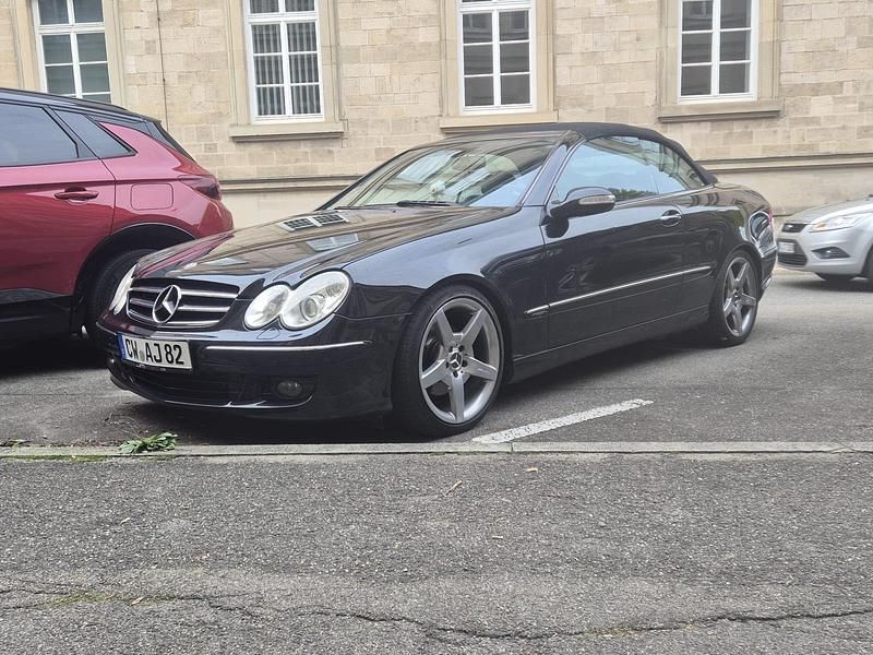 Schwarz Gebraucht 2004 Mercedes CLK320 Cabrio | 6.990 € (Fairer Preis) - Bild 1/4