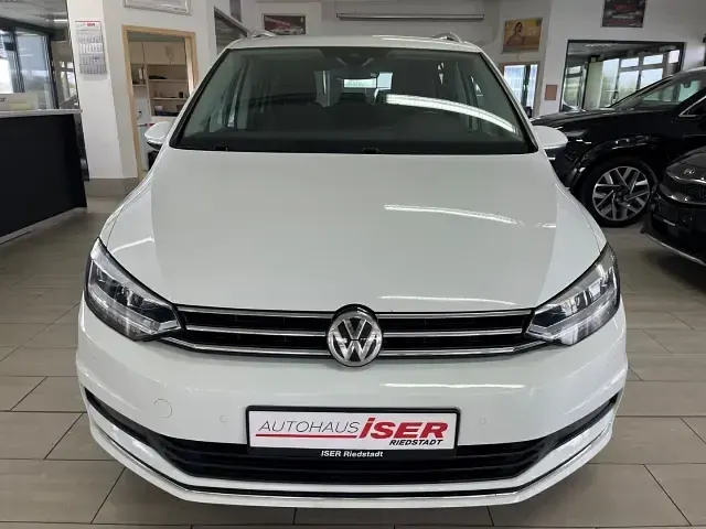 Gebraucht VW Touran Highline 190 PS (139 kW) 2019 Weiss Van / Kleinbus