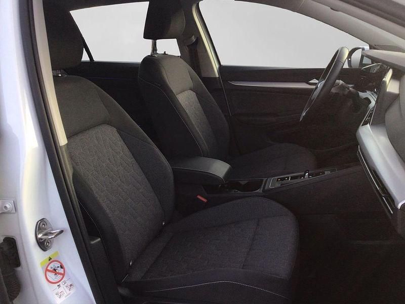 Gebraucht VW Golf VIII move up! 150 PS (110 kW) 2024 Weiß Limousine