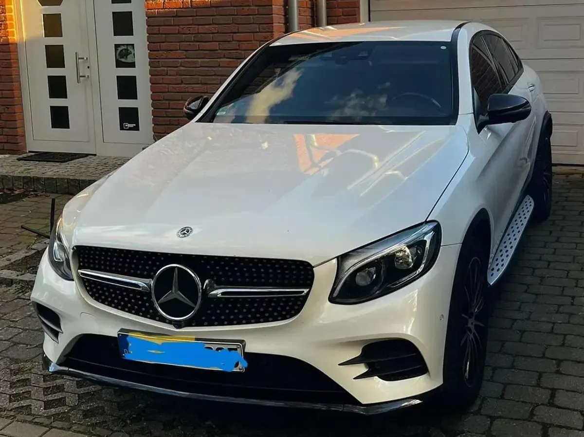 Gebraucht Mercedes GLC250 AMG 204 PS (150 kW) 2019 Weiß Coupé