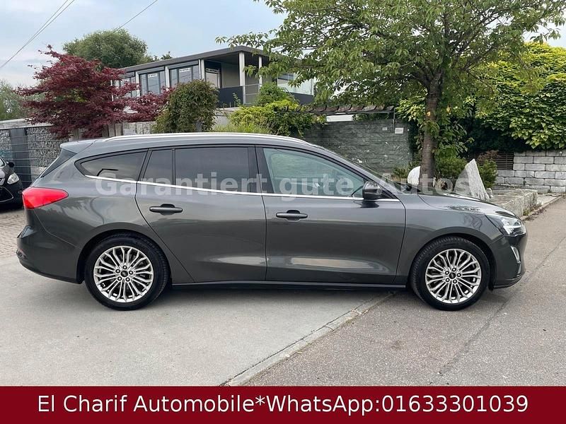 Gebraucht Ford Focus Titanium 150 PS (110 kW) 2019 Grau Limousine