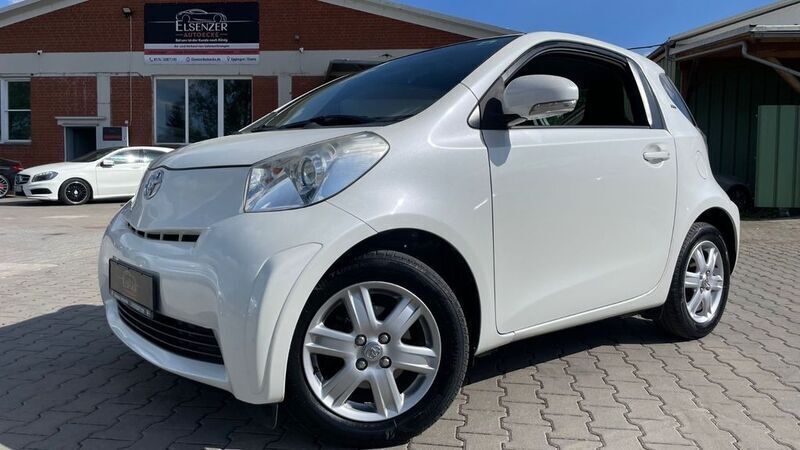 Weiß Gebraucht 2011 Toyota iQ Basis Kleinwagen | 5.699 € (Fairer Preis) - Bild 1/4