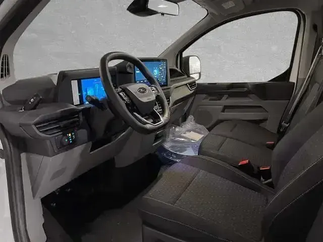Używany Ford E-Transit Trend 160 kW (218 KM) 2024 Biały Van