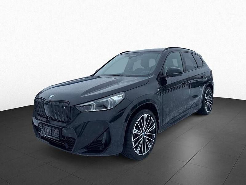 Gebraucht BMW iX1 Performance 225 kW (306 PS) 2022 Black sapphire (schwarz) SUV