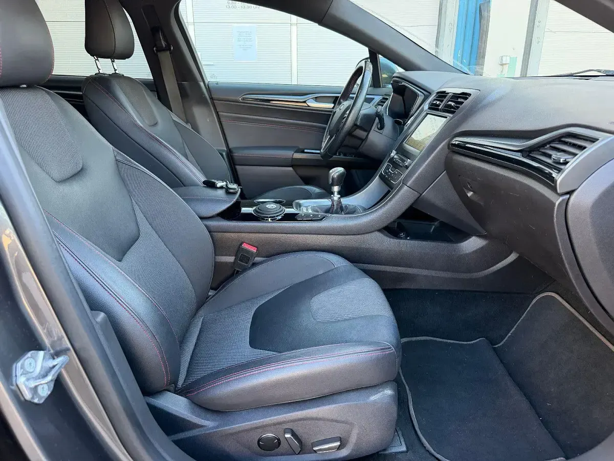 Gebraucht Ford Mondeo ST-Line 179 PS (131 kW) 2018 Grau Kombi