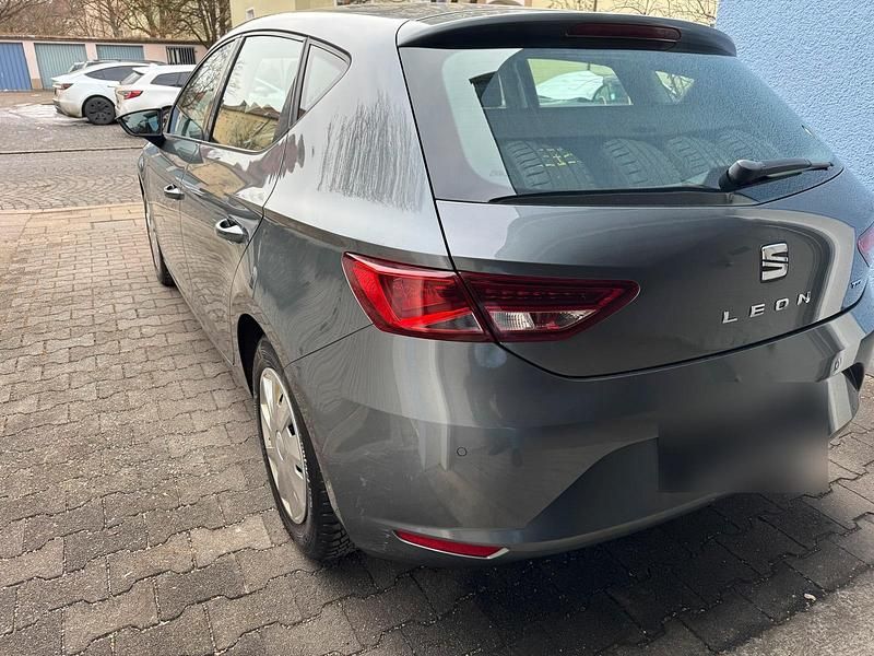 Usata Seat Leon 105 CV (77 kW) 2014 Verde Berlina