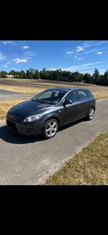 Grau Gebraucht 2009 Kia Ceed EX Kleinwagen | 3.800 € (Guter Preis) - Bild 1/4