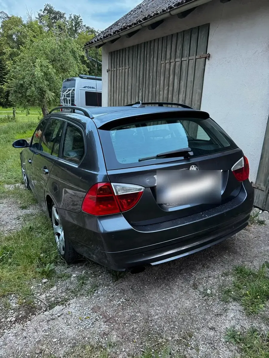 Gebraucht BMW 318 143 PS (105 kW) 2008 Grau Kombi
