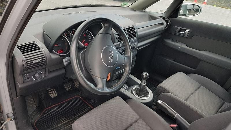 Usata Audi A2 75 CV (55 kW) 2004 Argento Utilitaria