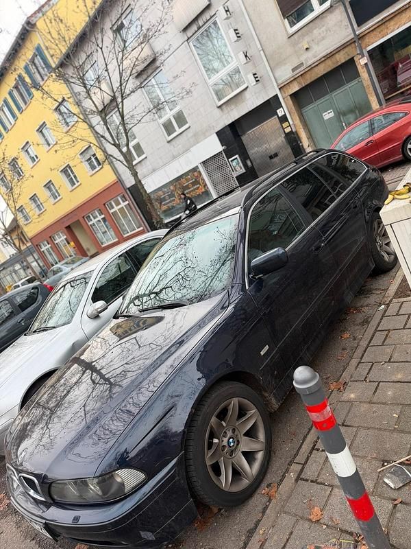 Gebraucht BMW 525 163 PS (119 kW) 2003 Blau Kombi