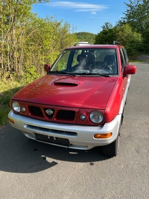 Gebraucht Nissan Terrano 125 PS (91 kW) 1999 Rot SUV