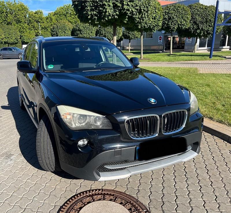 Schwarz Gebraucht 2010 BMW X1 SUV | 7.700 € (Fairer Preis) - Bild 1/4