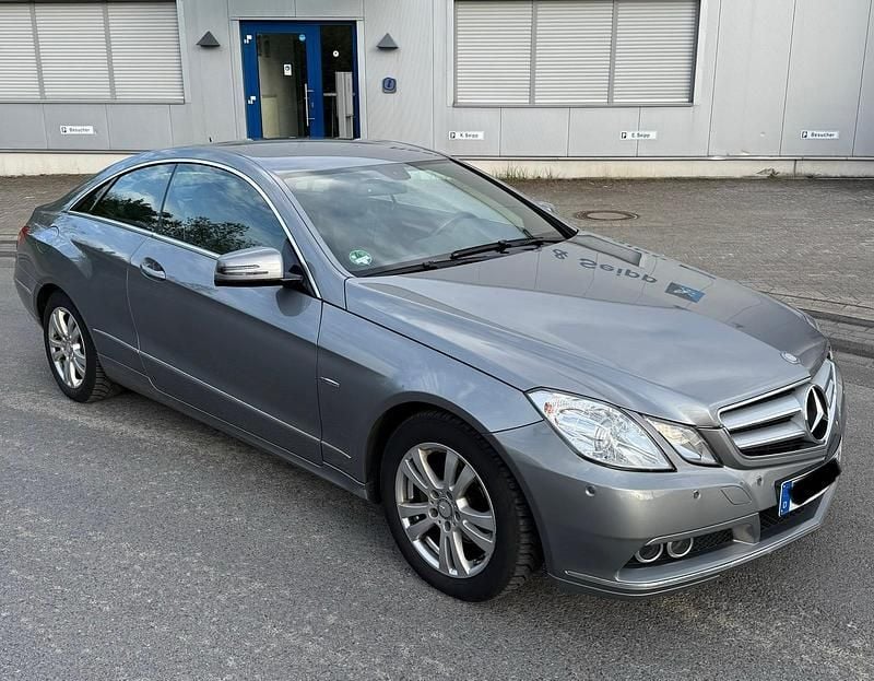 Second-hand Mercedes E200 184 CP (135 kW) 2011 Gri Coupe