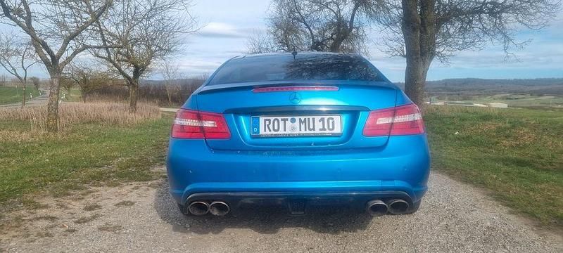 Gebraucht Mercedes E350 292 PS (214 kW) 2009 Blau Coupé