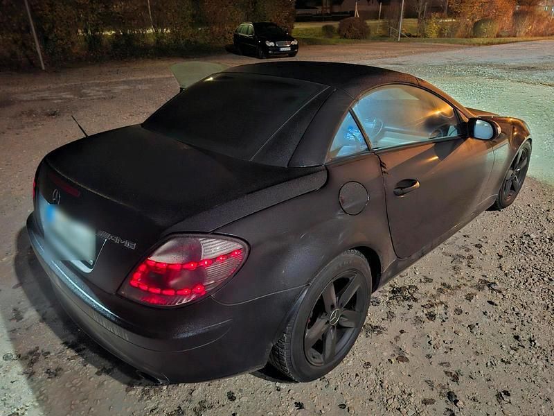 Schwarz Gebraucht 2007 Mercedes SLK200 Cabrio | 4.500 € (Superpreis) - Bild 1/4