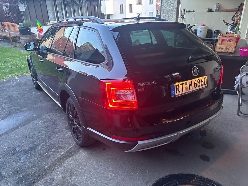 Gebraucht Skoda Octavia 150 PS (110 kW) 2016 Schwarz Kleinwagen