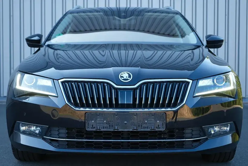 Gebraucht Skoda Superb 150 PS (110 kW) 2018 Schwarz Limousine