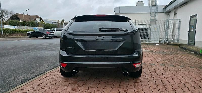 Gebraucht Ford Focus 100 PS (73 kW) 2010 Schwarz Coupé