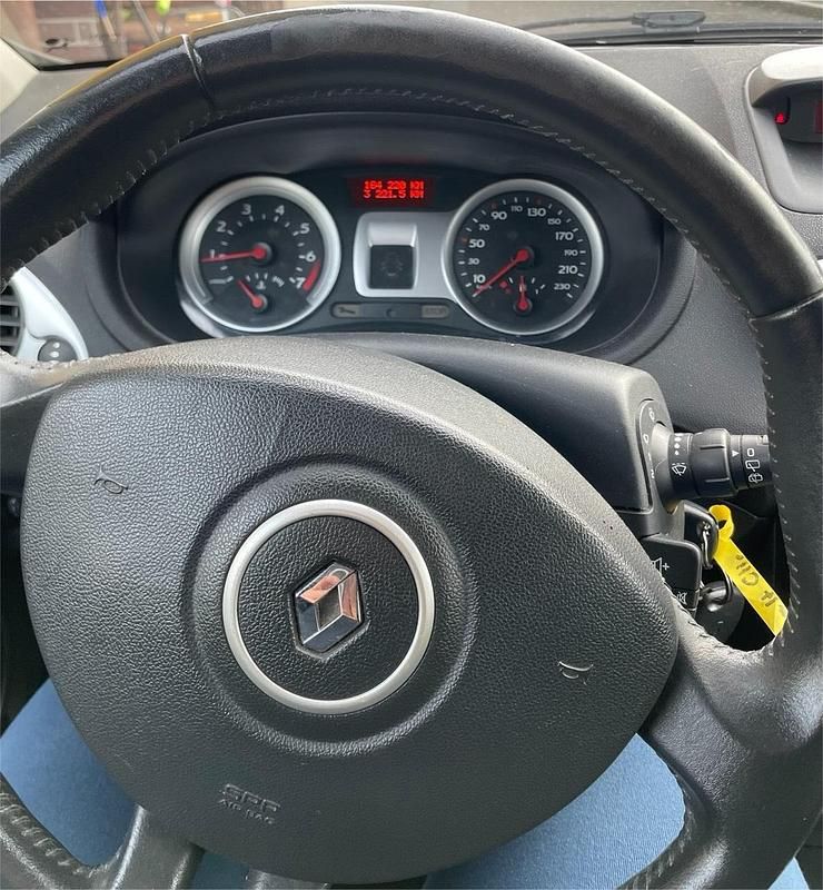 Schwarz Gebraucht 2006 Renault Clio II Kleinwagen | 800 € (Superpreis) - Bild 1/4