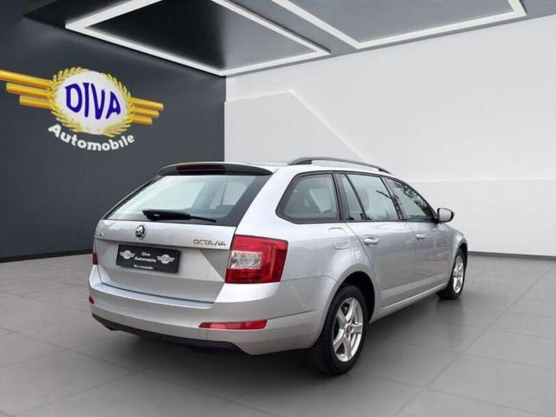 Gebraucht Skoda Octavia Ambition 105 PS (77 kW) 2014 Silber Kleinwagen
