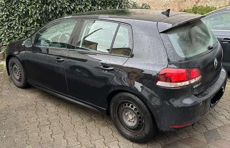 Gebraucht VW Golf VI Style 105 PS (77 kW) 2011 Schwarz Kleinwagen