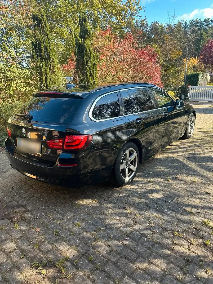 Gebraucht BMW 525 204 PS (150 kW) 2011 Schwarz Kombi
