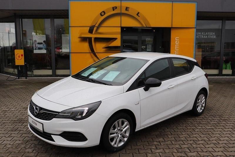 Gebraucht Opel Astra Edition 110 PS (80 kW) 2021 Weiß Limousine
