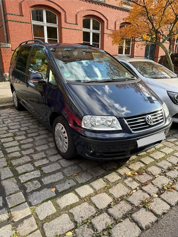 Blau Gebraucht 2009 VW Sharan Van / Kleinbus | 3.680 € (Guter Preis) - Bild 1/4