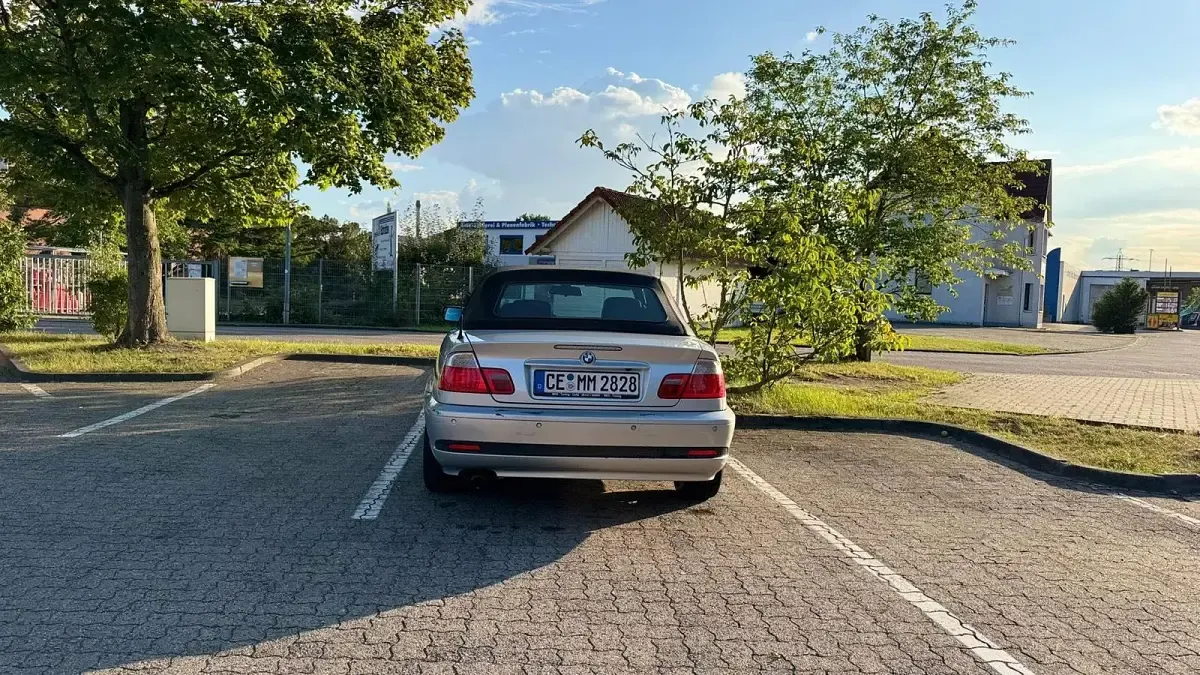 Gebraucht BMW 318 Cabriolet 143 PS (105 kW) 2003 Silber Cabrio