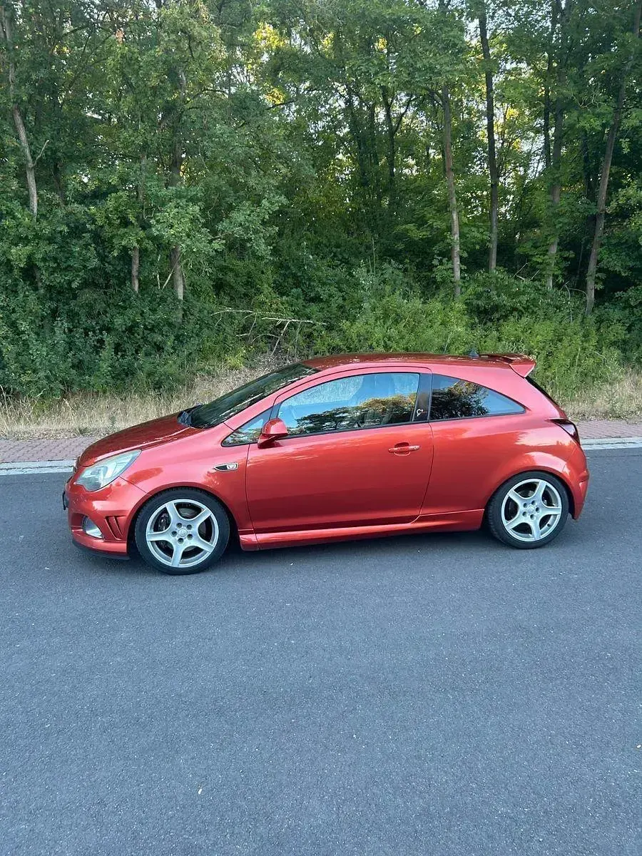 Gebraucht Opel Corsa Edition 211 PS (155 kW) 2012 Orange Kleinwagen
