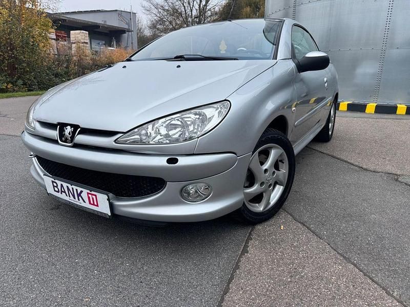 Gebraucht Peugeot 206 CC 109 PS (80 kW) 2007 Silber Cabrio