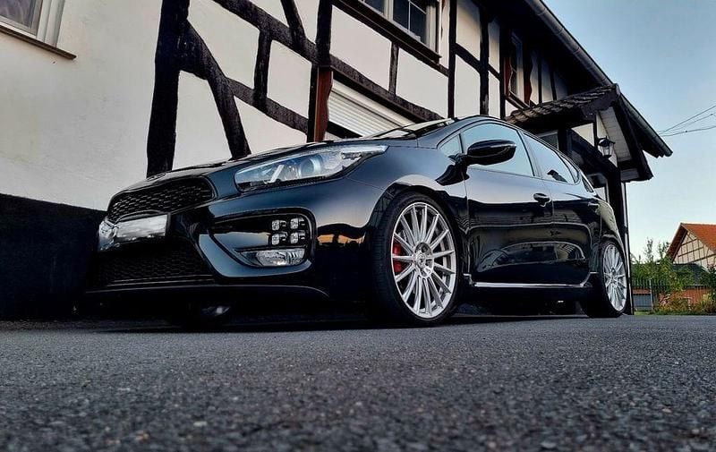 Schwarz Gebraucht 2014 Kia Ceed GT Limousine | 11.000 € (Fairer Preis) - Bild 1/4