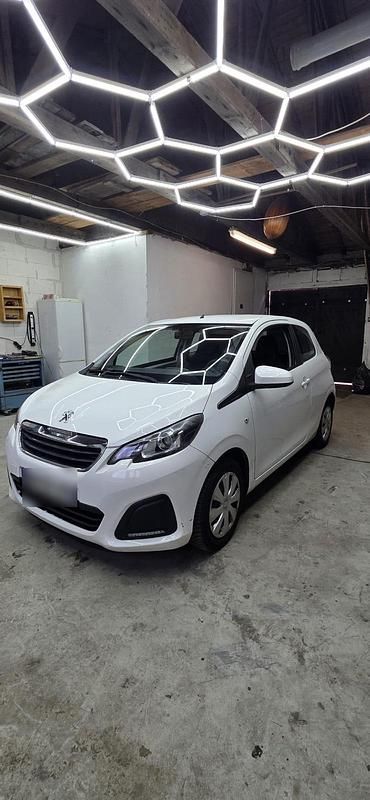 Gebraucht Peugeot 108 68 PS (50 kW) 2015 Weiß Kleinwagen