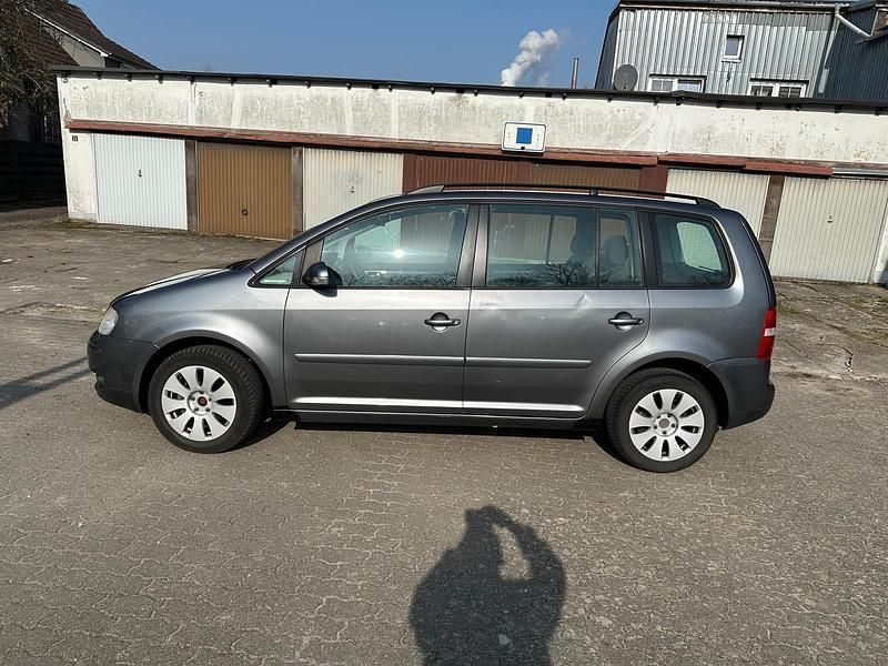 Gebraucht VW Touran 105 PS (77 kW) 2006 Silber Van / Kleinbus