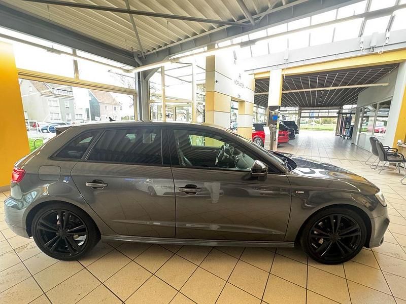 Gebraucht Audi A3 S-Line 150 PS (110 kW) 2019 Grau Limousine