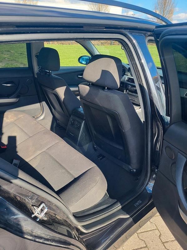 Gebraucht BMW 320 150 PS (110 kW) 2007 Schwarz Kombi