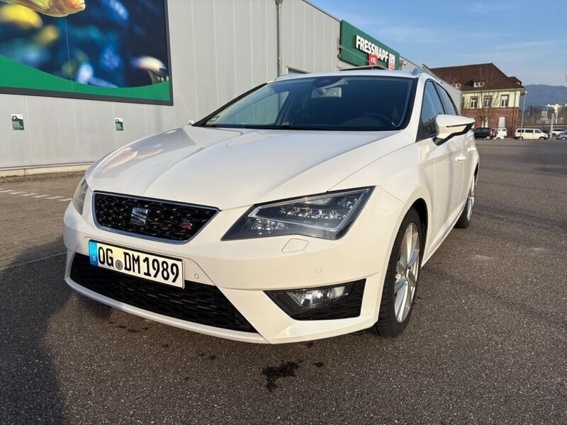 Weiß Gebraucht 2015 Seat Leon ST FR Kombi | 8.600 € (Etwas zu teuer) - Bild 1/4