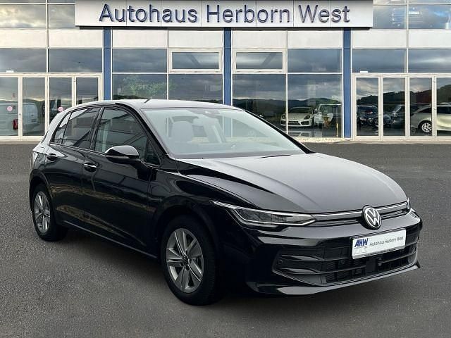 Gebraucht VW Golf VIII Life 150 PS (110 kW) 2025 Schwarz Limousine