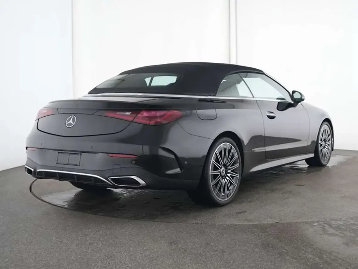 Gebraucht Mercedes CLE220 Premium 197 PS (144 kW) 2025 Schwarz Cabrio