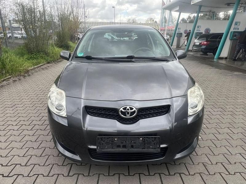 Gebraucht Toyota Auris Life 101 PS (74 kW) 2009 Grau Kleinwagen