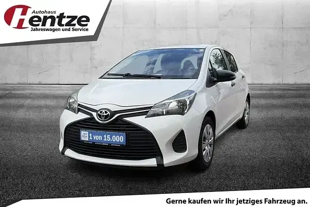 Gebraucht Toyota Yaris 69 PS (50 kW) 2015 Super white 2 Kleinwagen