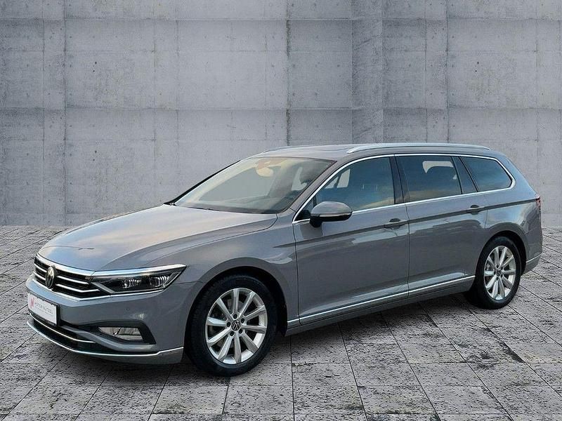 Gebraucht VW Passat 150 PS (110 kW) 2023 Grau Kombi
