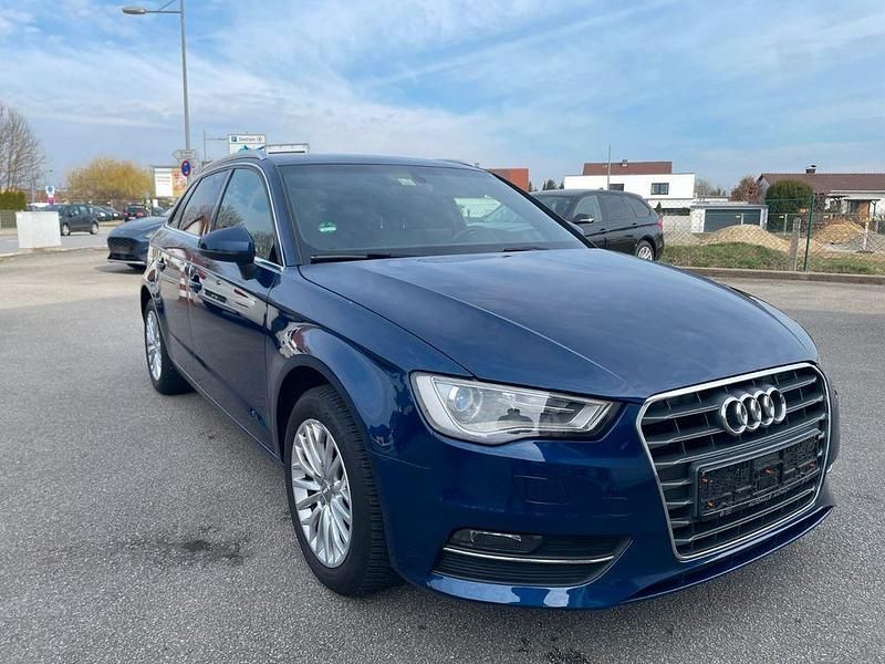 Gebraucht Audi A3 Ambiente 110 PS (80 kW) 2015 Blau Limousine
