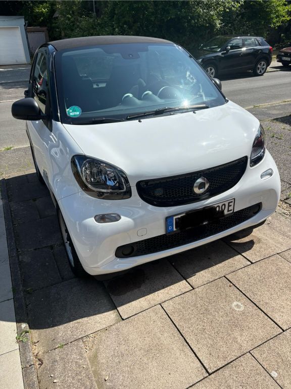 Weiß Gebraucht 2019 Smart ForTwo Electric Drive Cabrio | 8.990 € (Fairer Preis) - Bild 1/4
