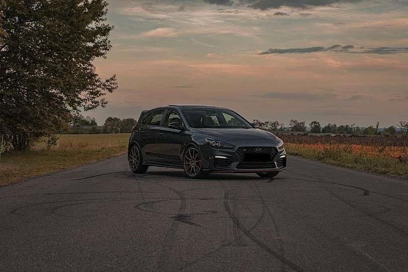 Grau Gebraucht 2018 Hyundai i30 N Performance Limousine | 18.000 € (Superpreis) - Bild 1/4