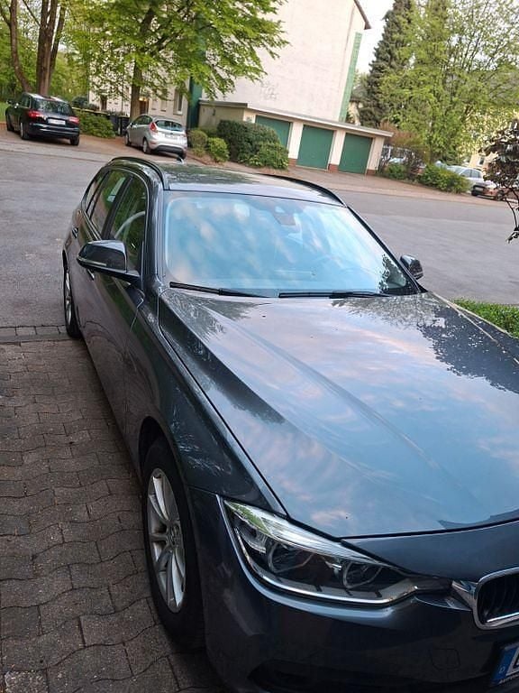Gebraucht BMW 320 190 PS (139 kW) 2018 Grau Kombi
