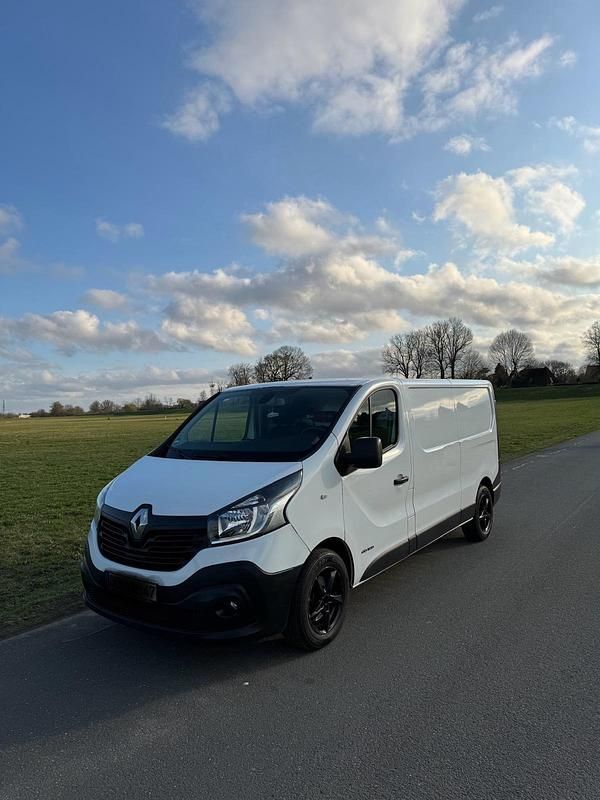 Gebraucht Renault Trafic 120 PS (88 kW) 2016 Weiß Van / Kleinbus